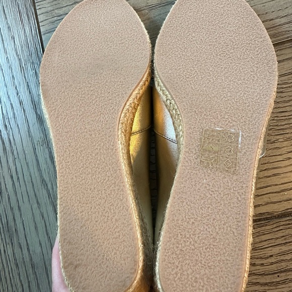 Jack Rodgers Gold Sandals Size 8M - Picture 11 of 11